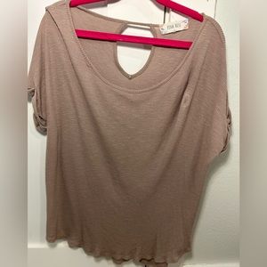 Pink rose nice tee shirt